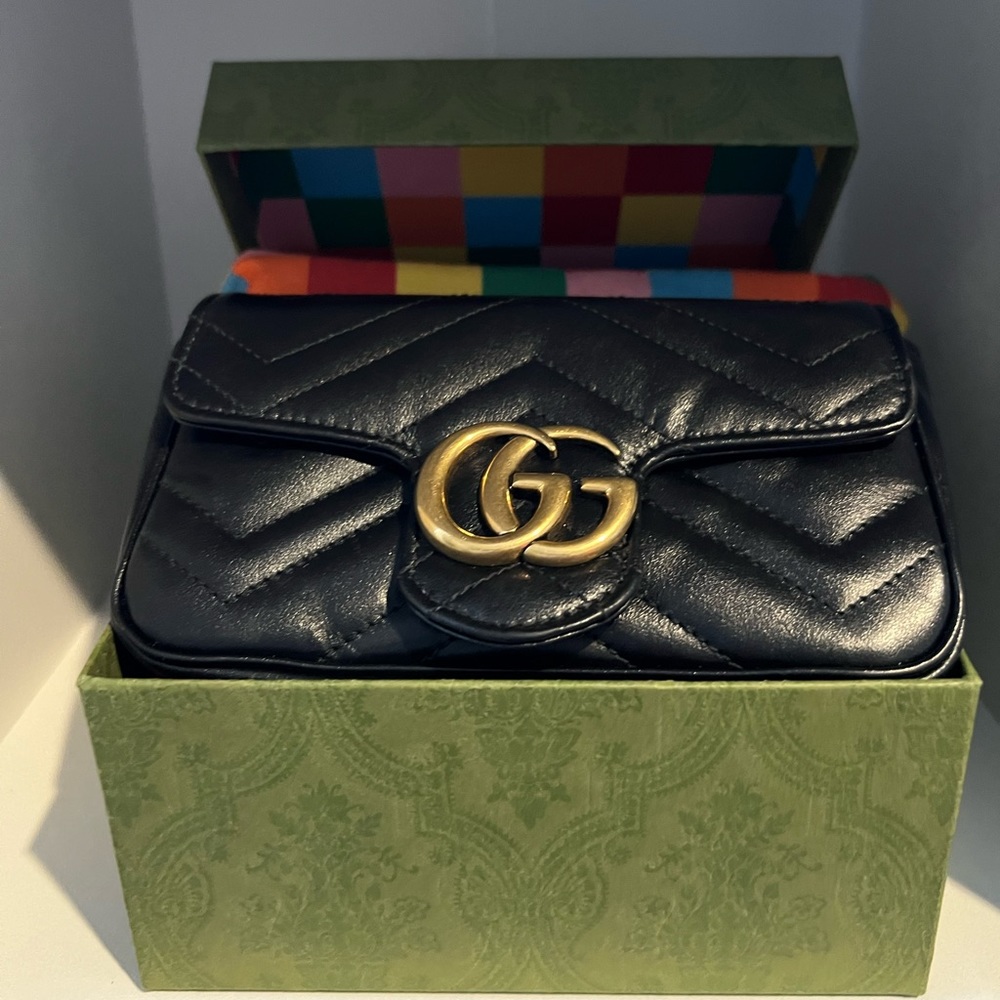 GG Marmont matelassé leather super mini bag